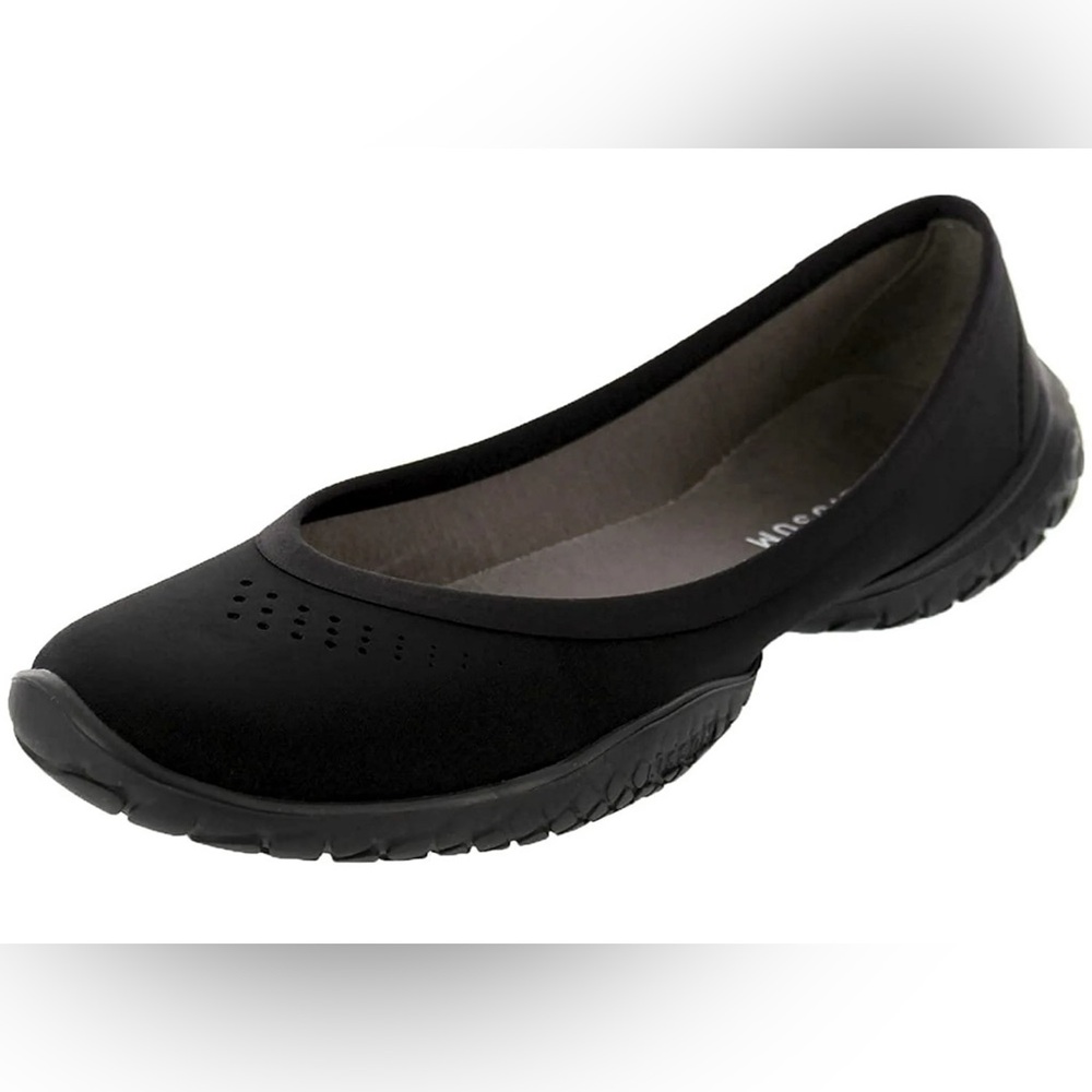 LISSOM Flyte Black with Black Soles Slip-On Comfort Ballet Flats for Women Sz 9